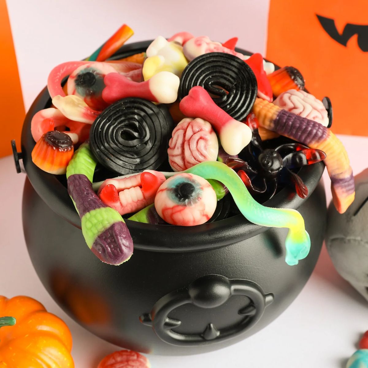 Årets Halloween-godteri 2026 - 6 skumle favoritter 🎃